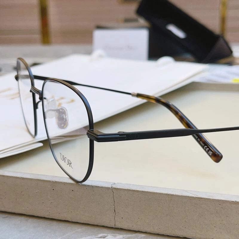 Casual Christian Dior Sunglasses 278850