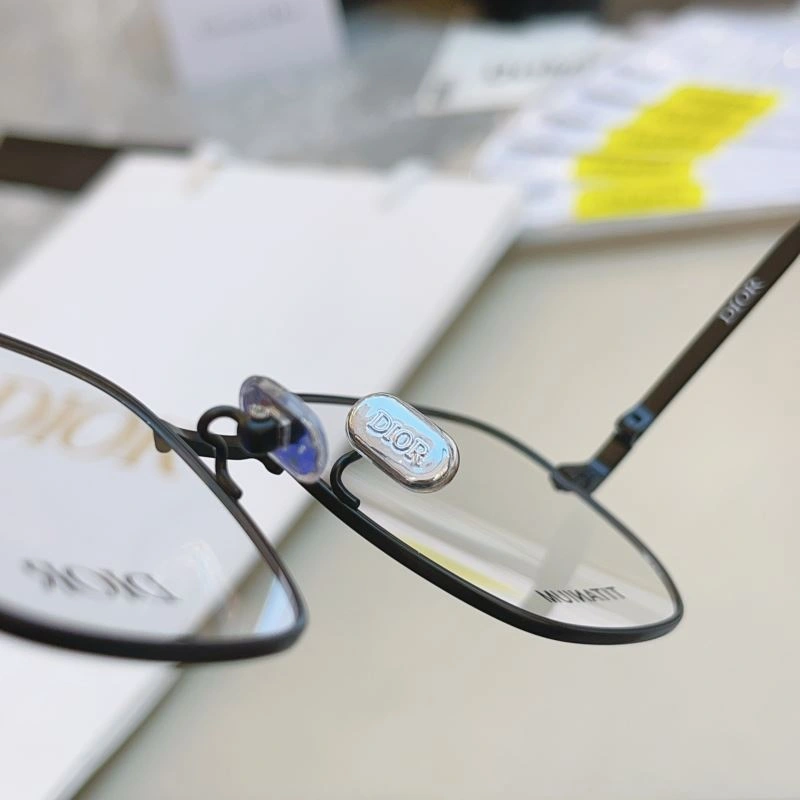 Casual Christian Dior Sunglasses 278850