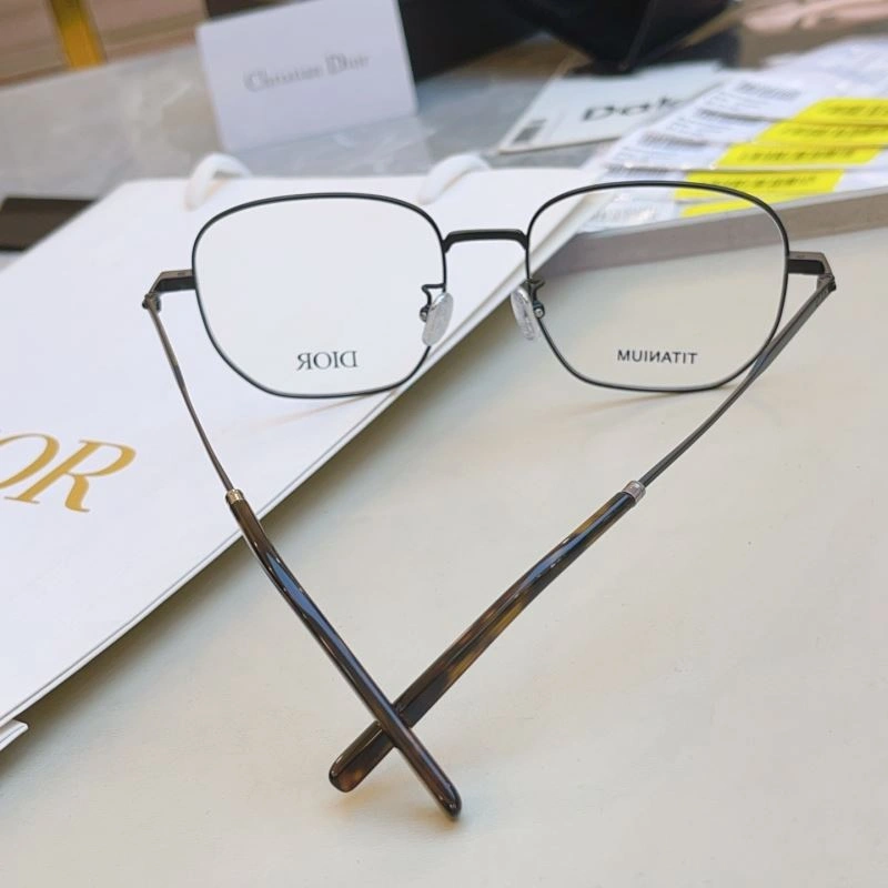 Casual Christian Dior Sunglasses 278850