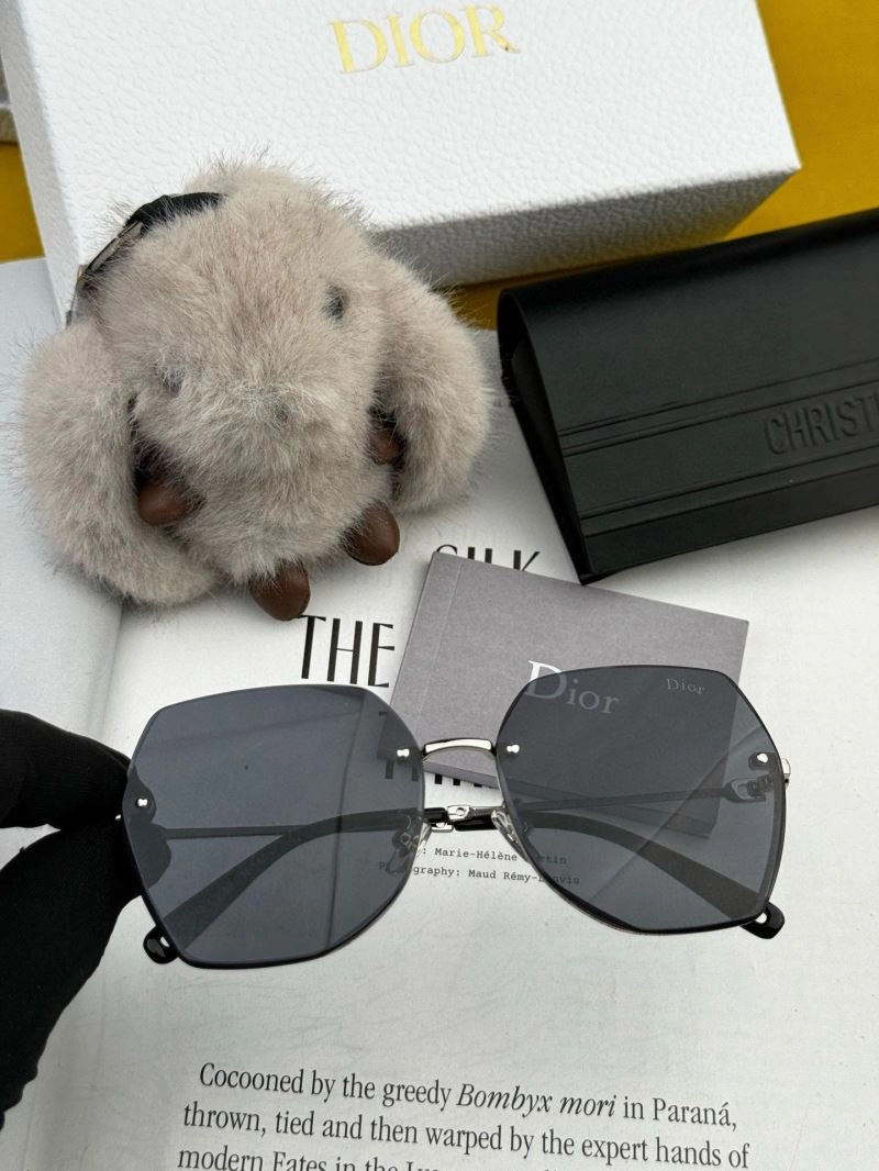 Christian Dior Sunglasses HighQuality 278847