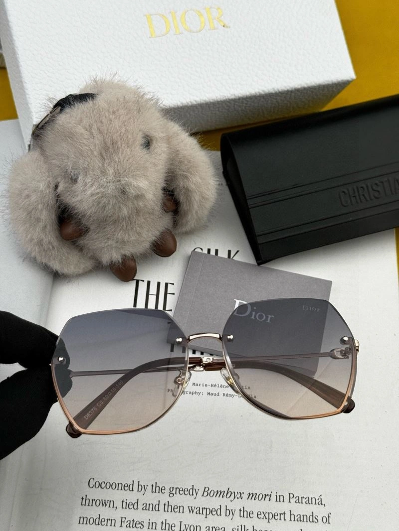 Christian Dior Sunglasses HighQuality 278847