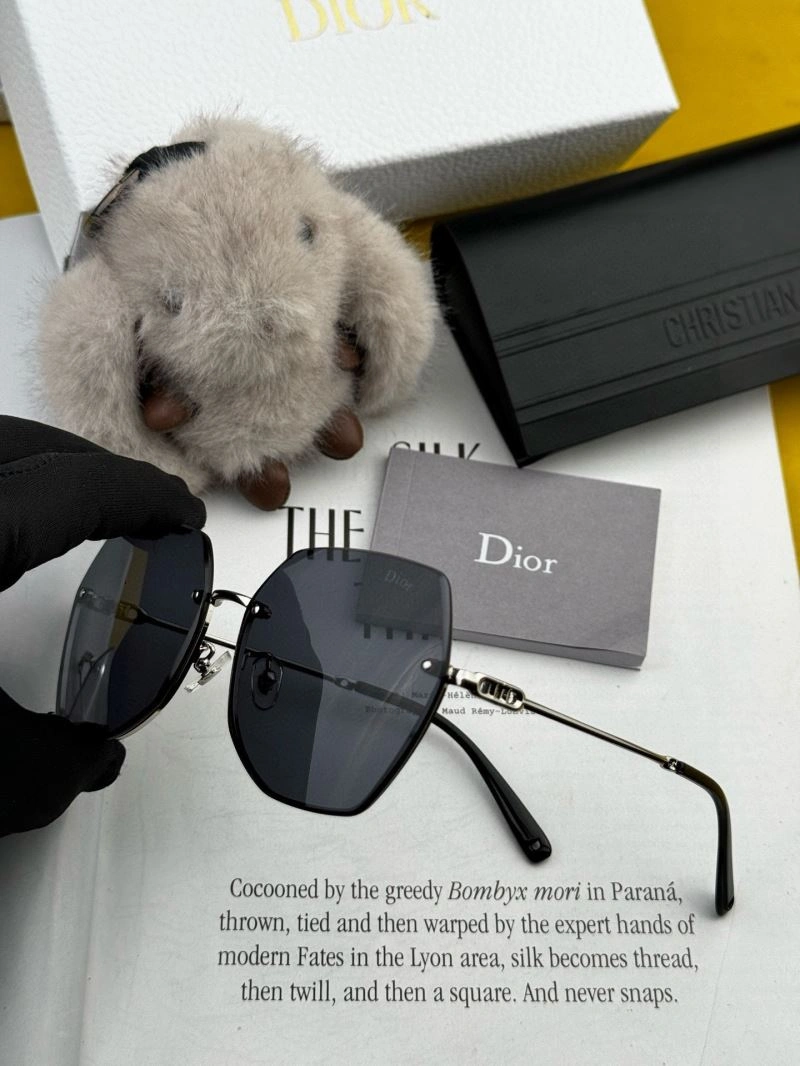 Christian Dior Sunglasses HighQuality 278847
