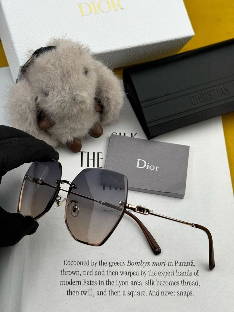 Christian Dior Sunglasses HighQuality 278847