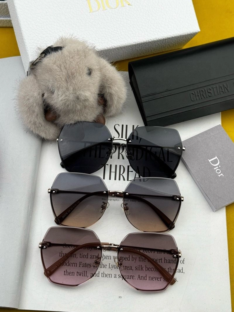 Christian Dior Sunglasses HighQuality 278847