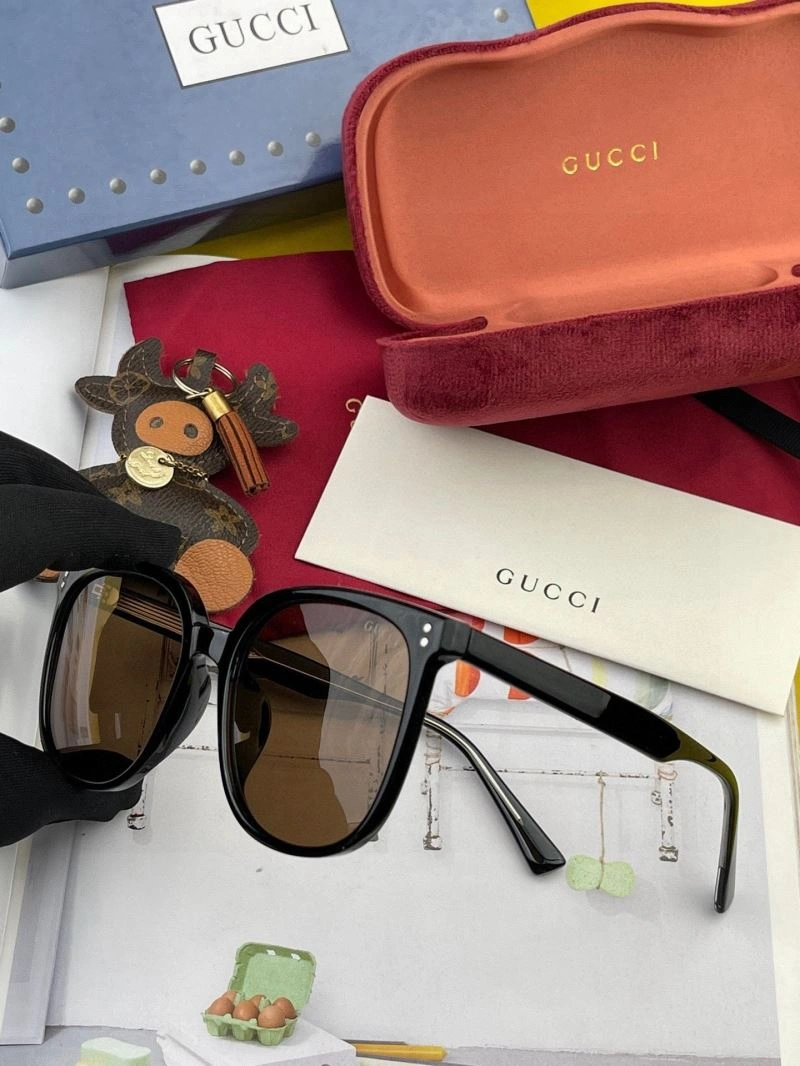 Lightweight Christian Dior Sunglasses 278851