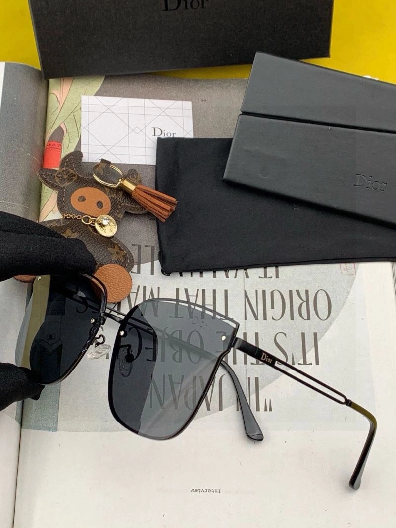 Lightweight Christian Dior Sunglasses 278851