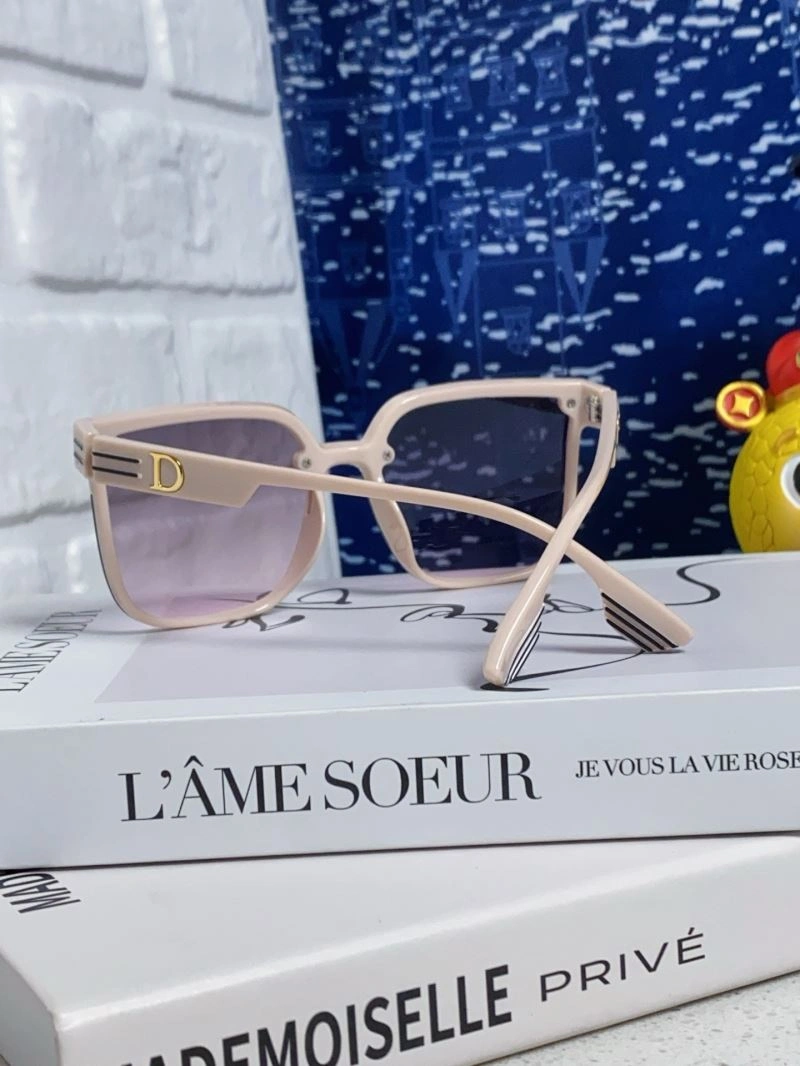 Effortless Christian Dior Sunglasses 278785