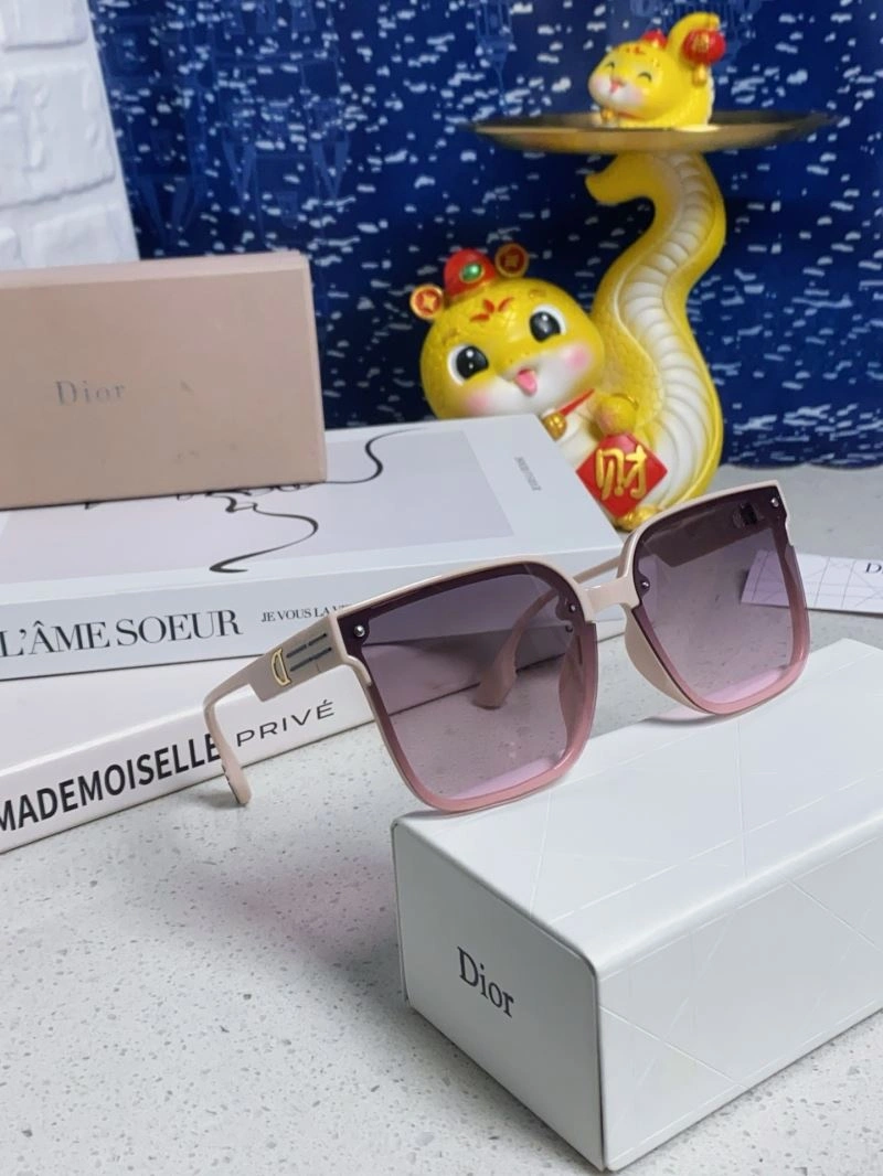 Effortless Christian Dior Sunglasses 278785