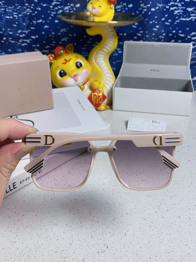 Effortless Christian Dior Sunglasses 278785
