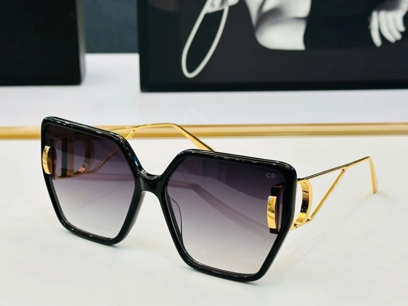 Lightweight Christian Dior Sunglasses 278799