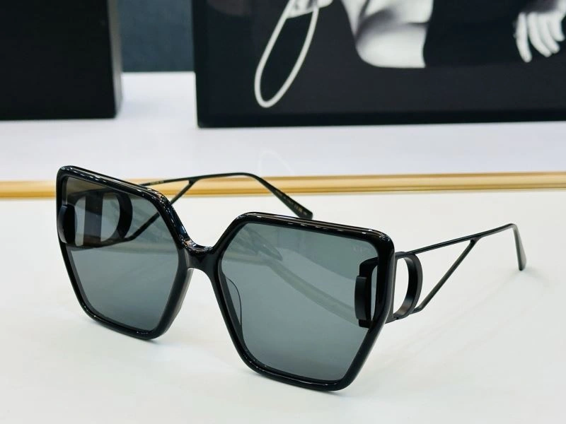 Lightweight Christian Dior Sunglasses 278799