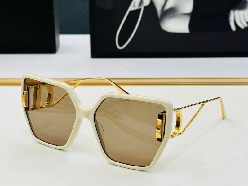 Lightweight Christian Dior Sunglasses 278799