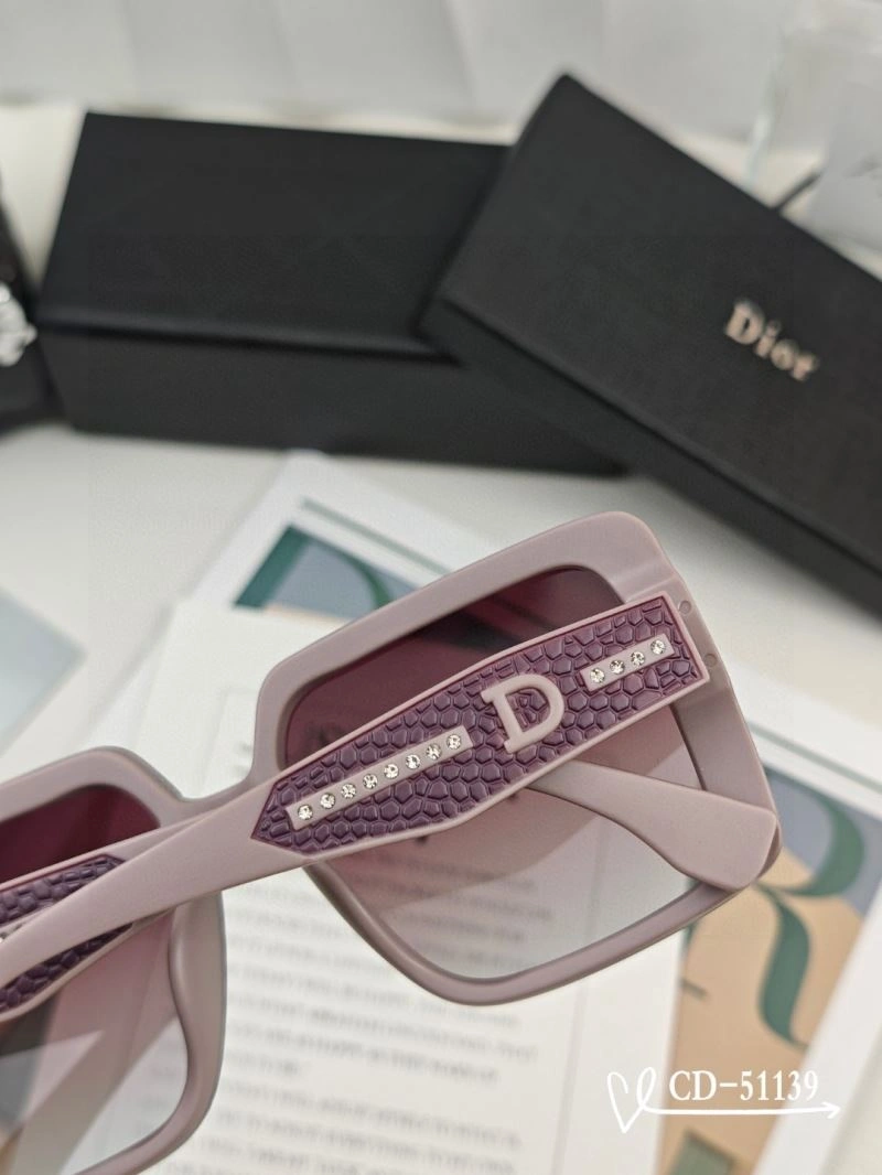 Refined Christian Dior Sunglasses 278800