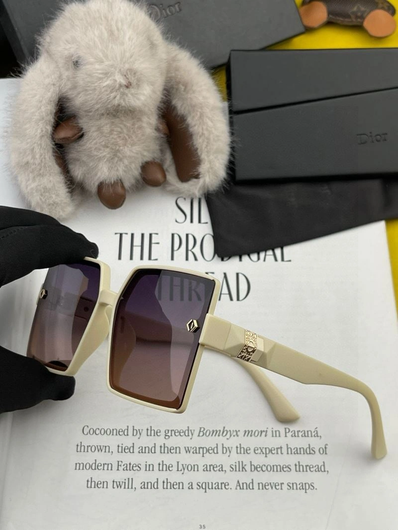 Effortless Christian Dior Sunglasses 278788