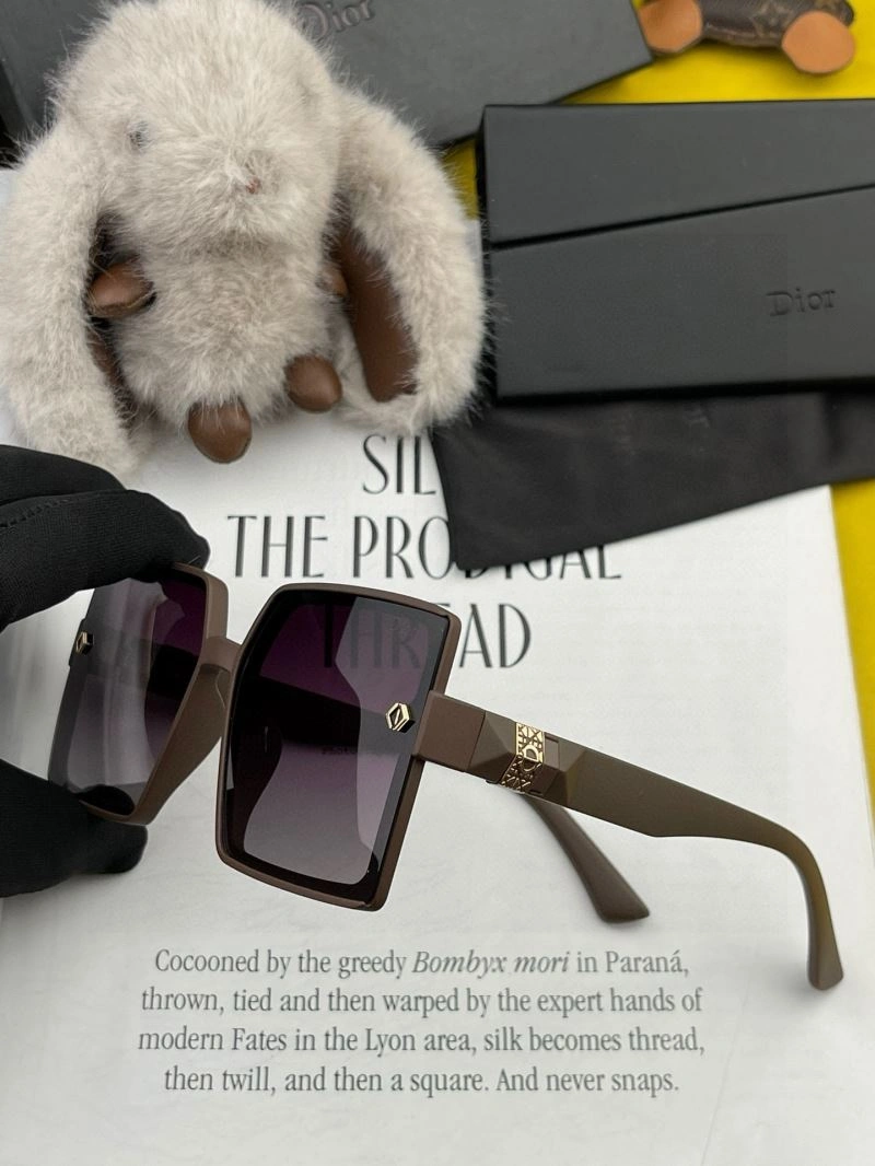 Effortless Christian Dior Sunglasses 278788