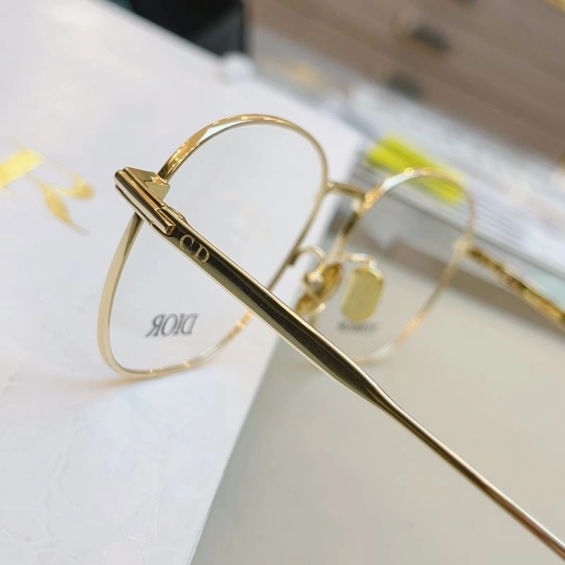 Trendsetting Christian Dior Sunglasses 278776