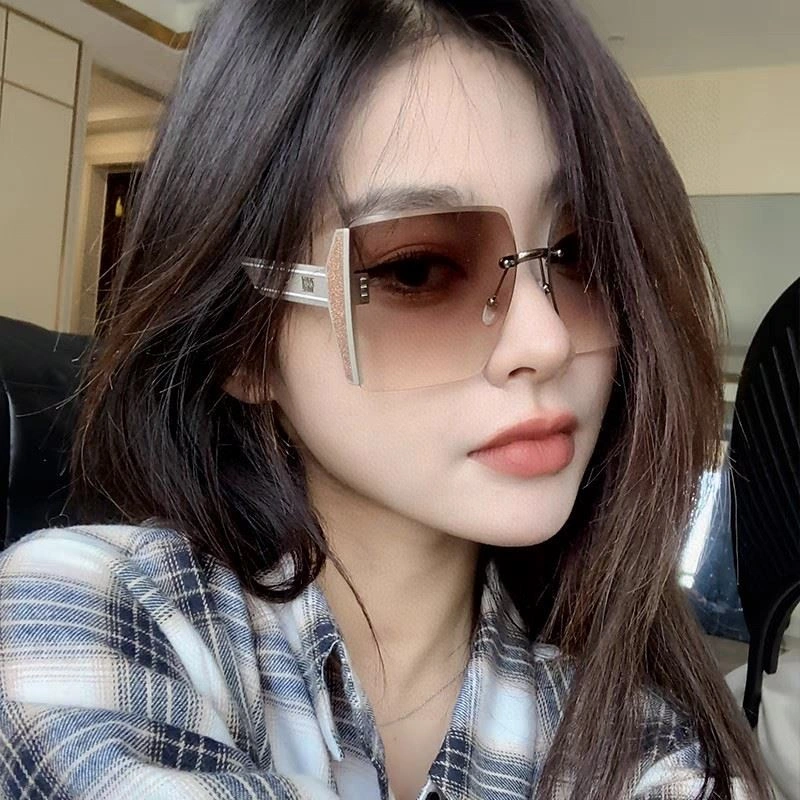 Versatile Christian Dior Sunglasses 278743