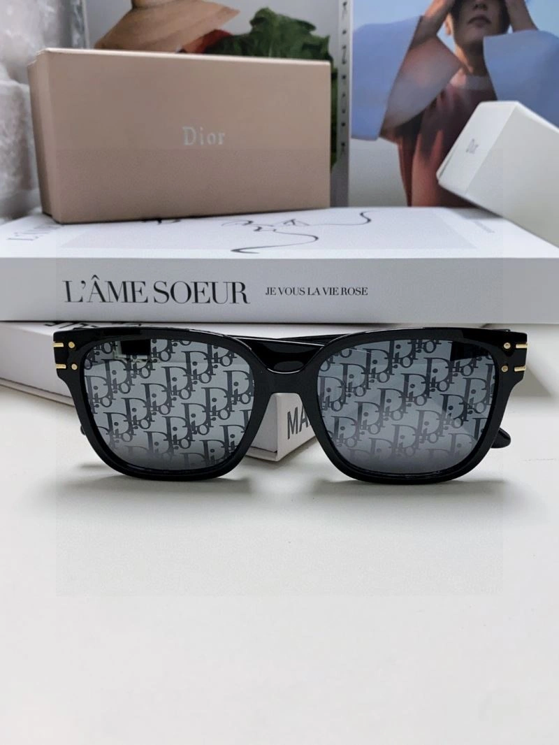 Effortless Christian Dior Sunglasses 278757