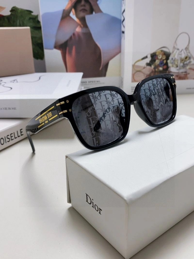 Effortless Christian Dior Sunglasses 278757