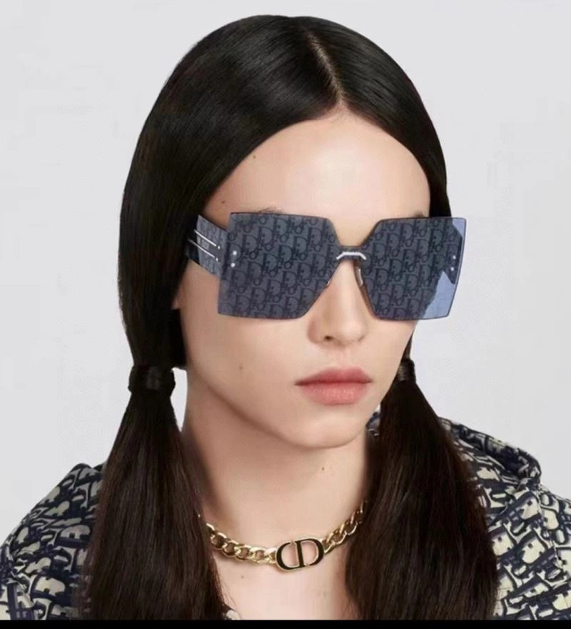 Refined Christian Dior Sunglasses 278755