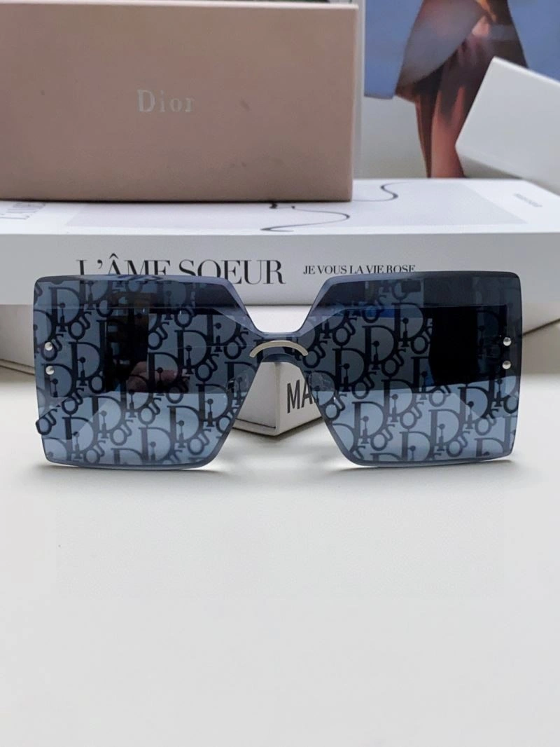 Refined Christian Dior Sunglasses 278755