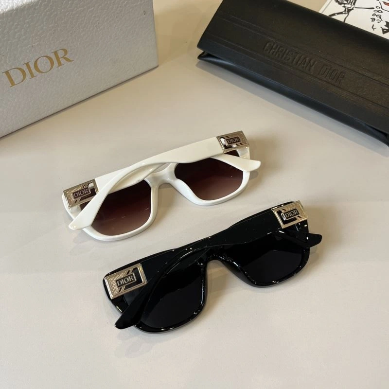 Sleek Christian Dior Sunglasses 278762