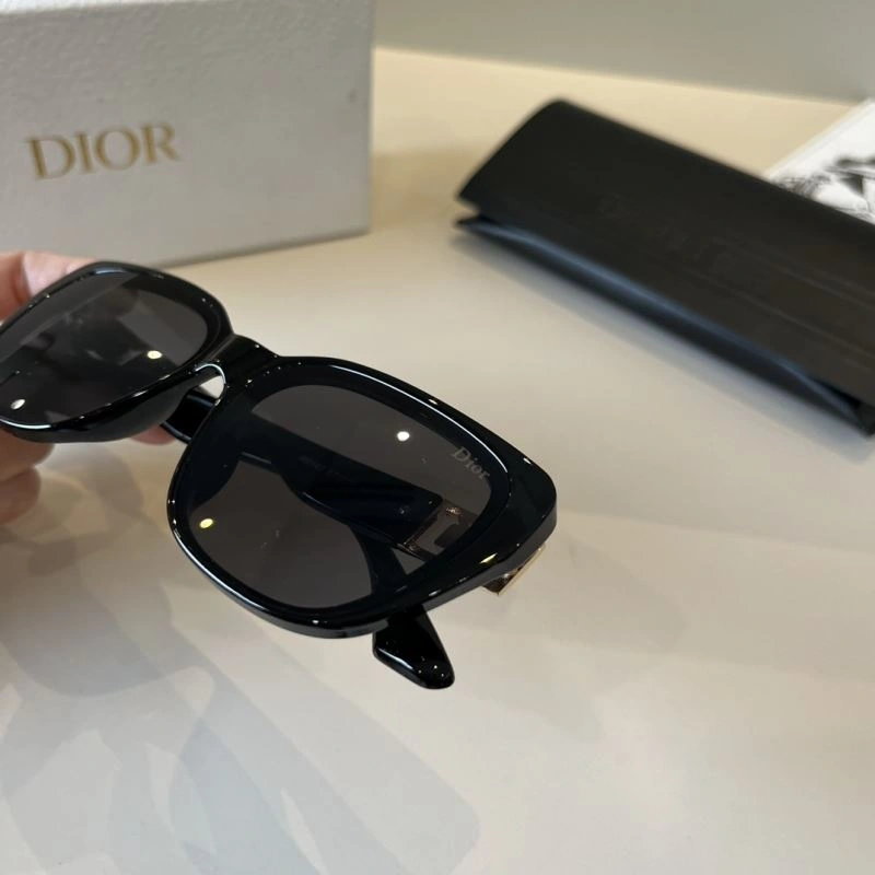 Christian Dior Sunglasses WellDesigned 278760