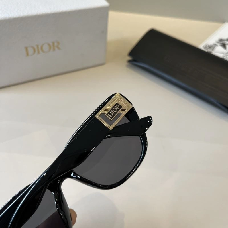 Christian Dior Sunglasses WellDesigned 278760