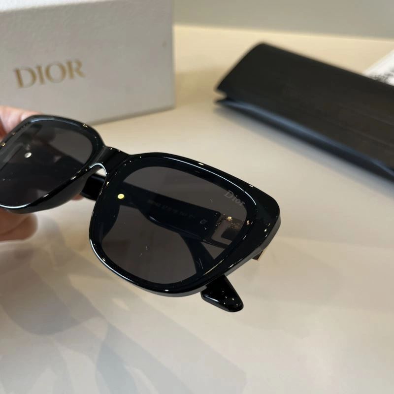 Christian Dior Sunglasses WellDesigned 278760