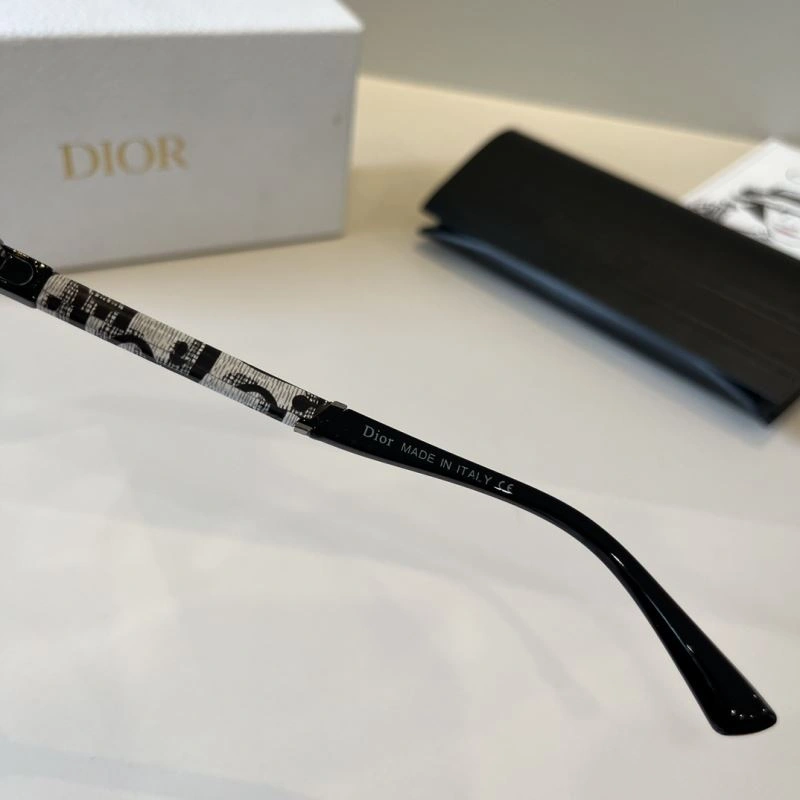 Efficient Christian Dior Sunglasses 278759