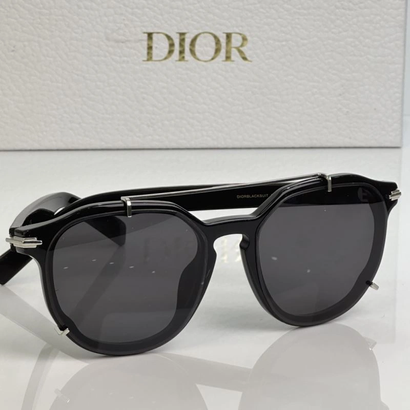 EyeCatching Christian Dior Sunglasses 278951
