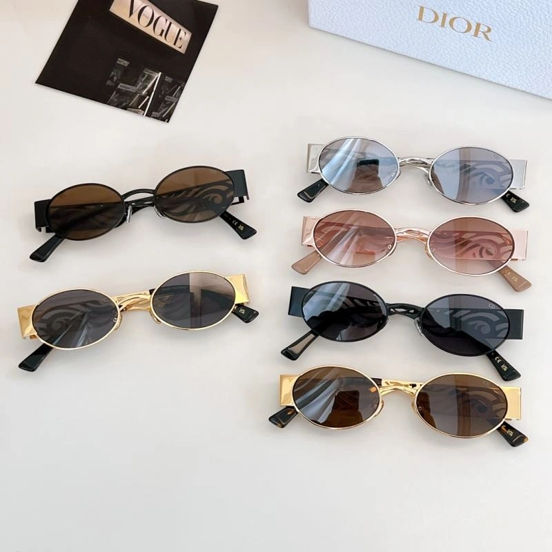 Compact Christian Dior Sunglasses 278945