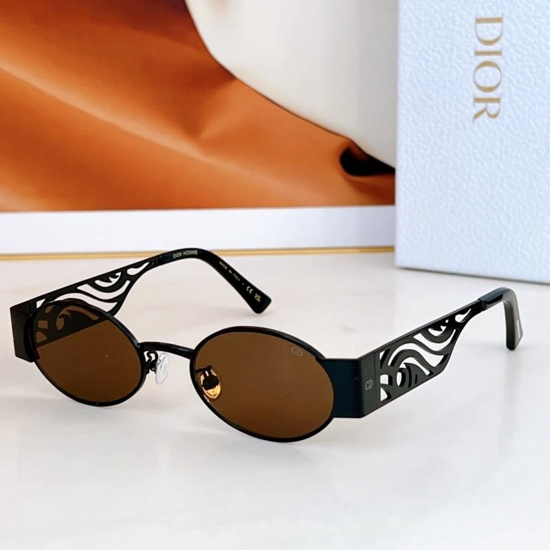 Compact Christian Dior Sunglasses 278945