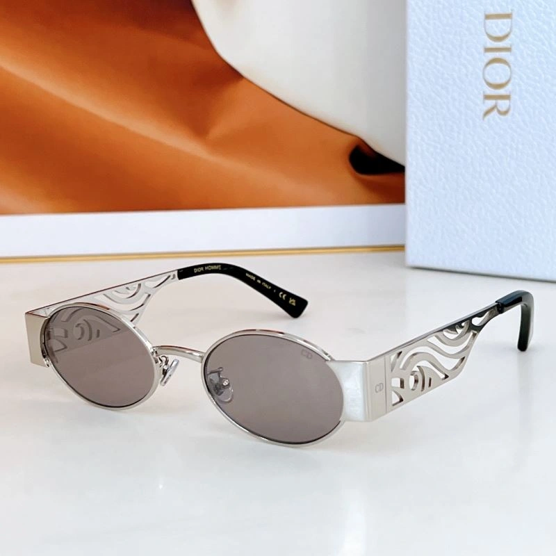 Compact Christian Dior Sunglasses 278945
