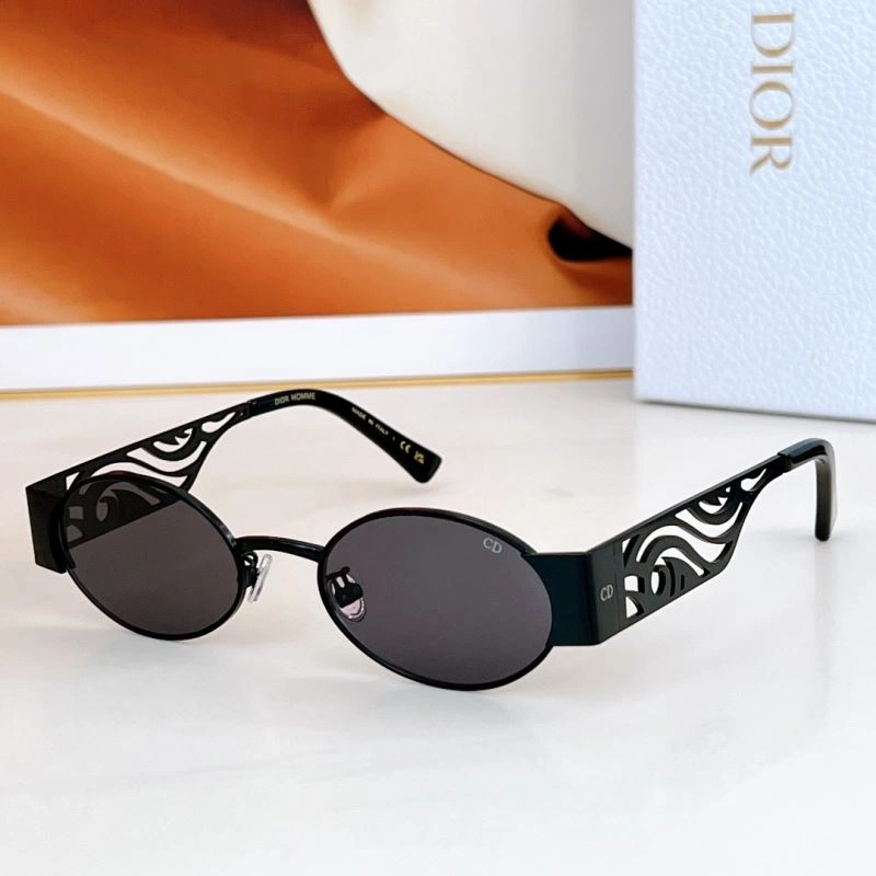 Compact Christian Dior Sunglasses 278945