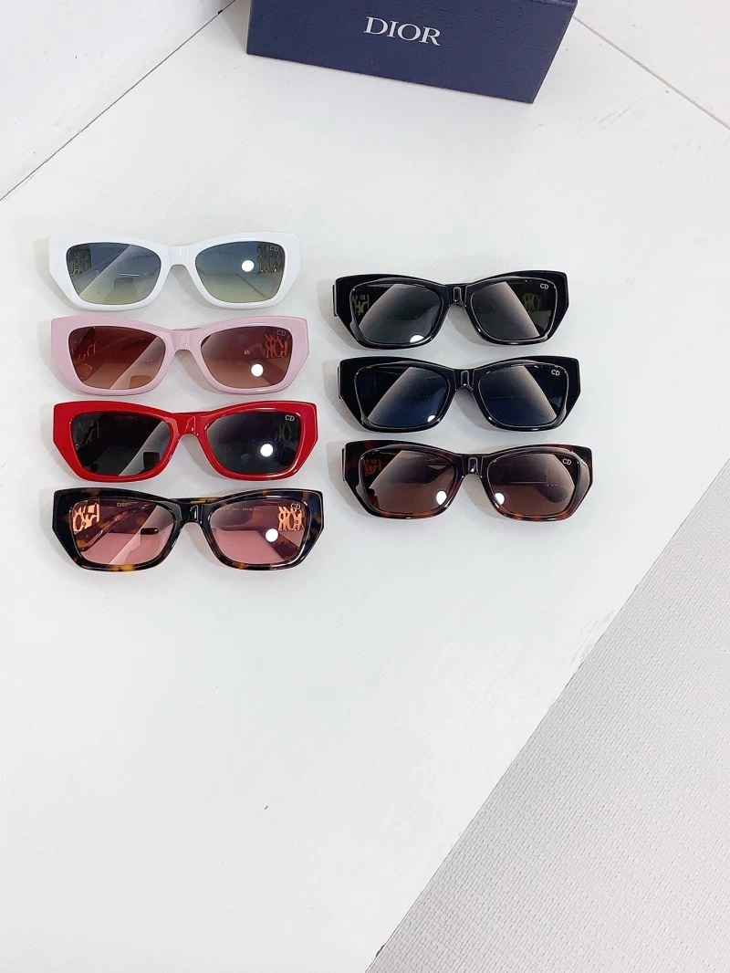 Trendsetting Christian Dior Sunglasses 278942