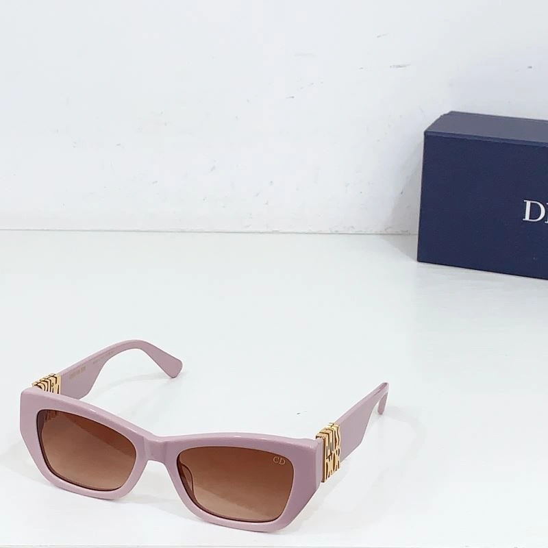 Trendsetting Christian Dior Sunglasses 278942