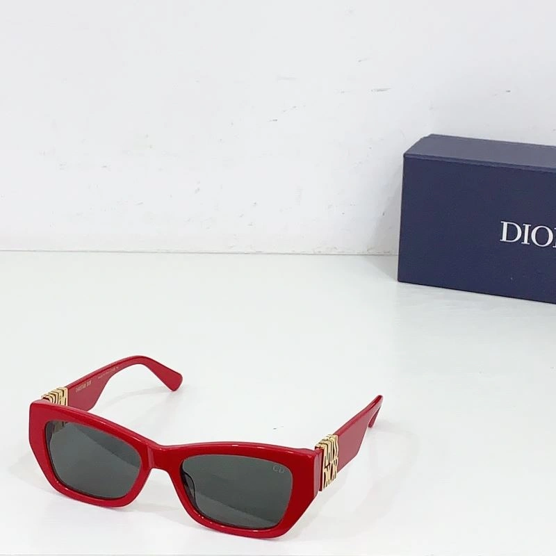 Trendsetting Christian Dior Sunglasses 278942
