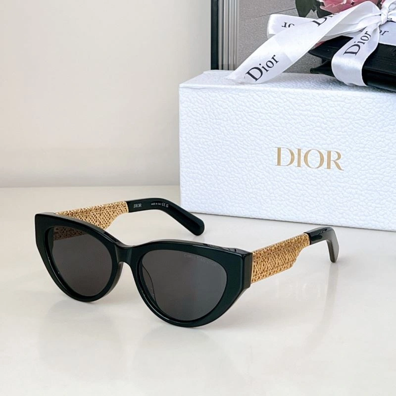 Sporty Christian Dior Sunglasses 278943