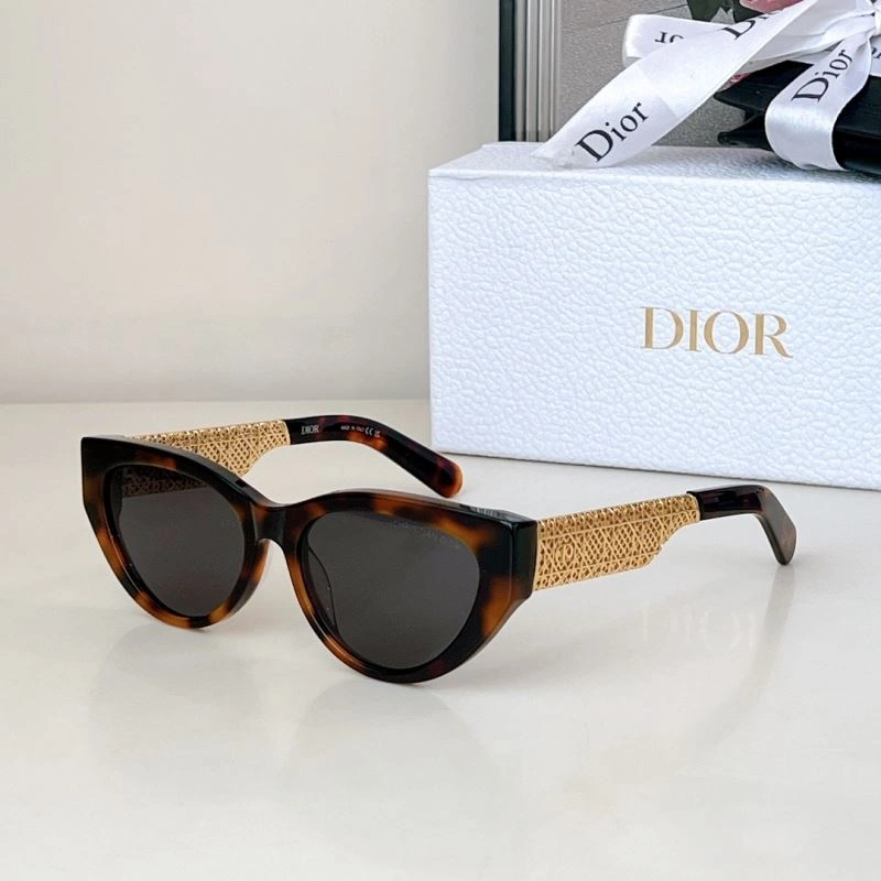 Sporty Christian Dior Sunglasses 278943