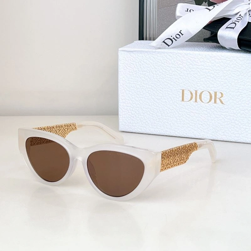 Sporty Christian Dior Sunglasses 278943