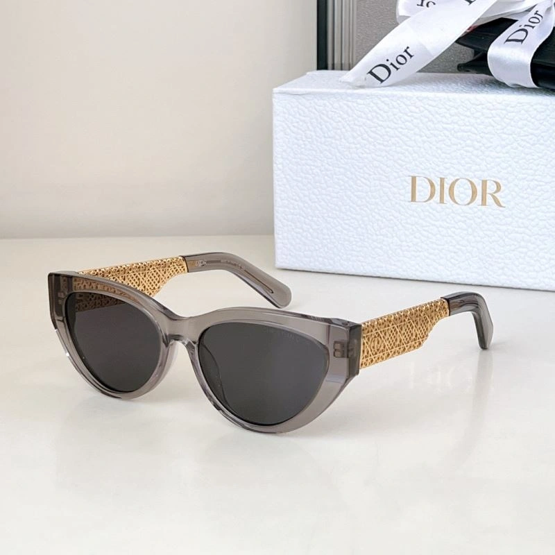 Sporty Christian Dior Sunglasses 278943