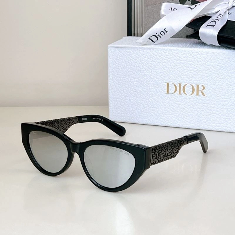 Sporty Christian Dior Sunglasses 278943