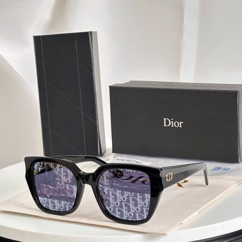 EyeCatching Christian Dior Sunglasses 278924
