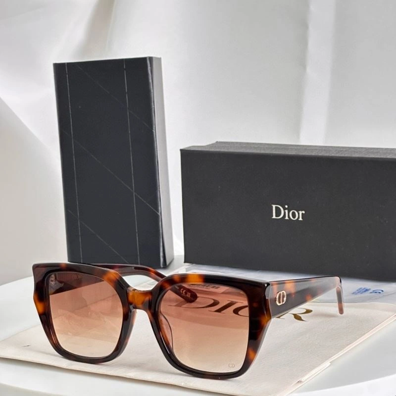 EyeCatching Christian Dior Sunglasses 278924