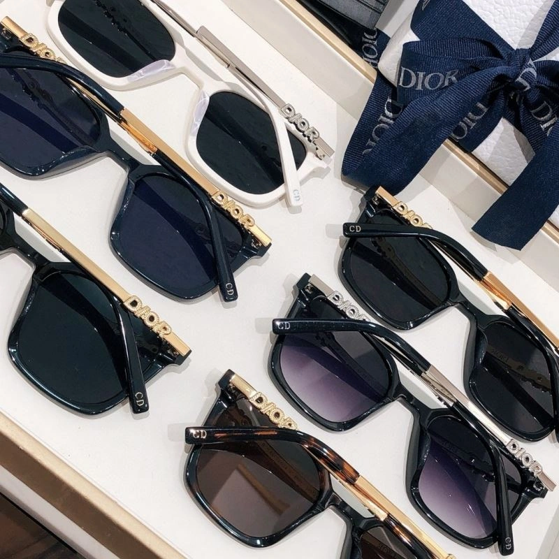 Sporty Christian Dior Sunglasses 278928