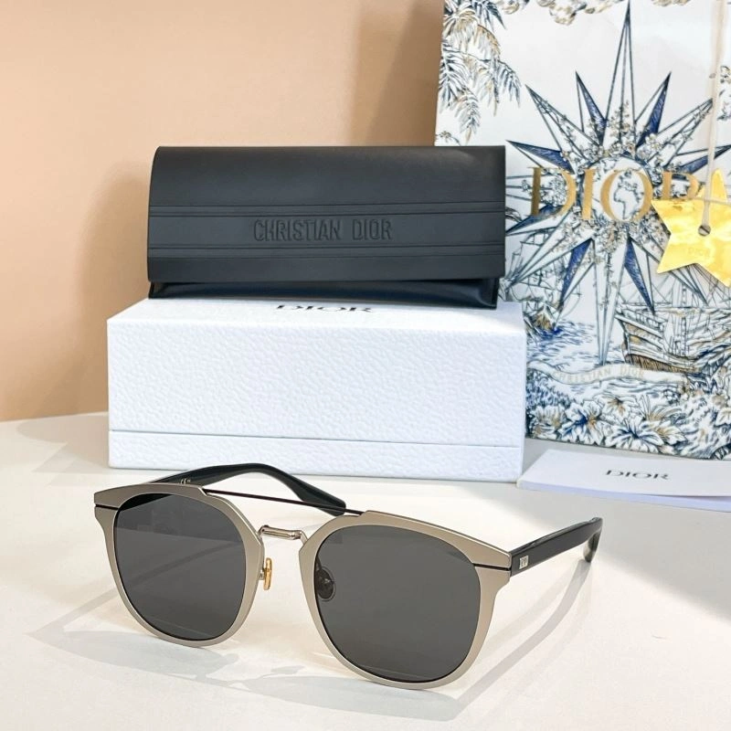 Elegant Christian Dior Sunglasses 278896