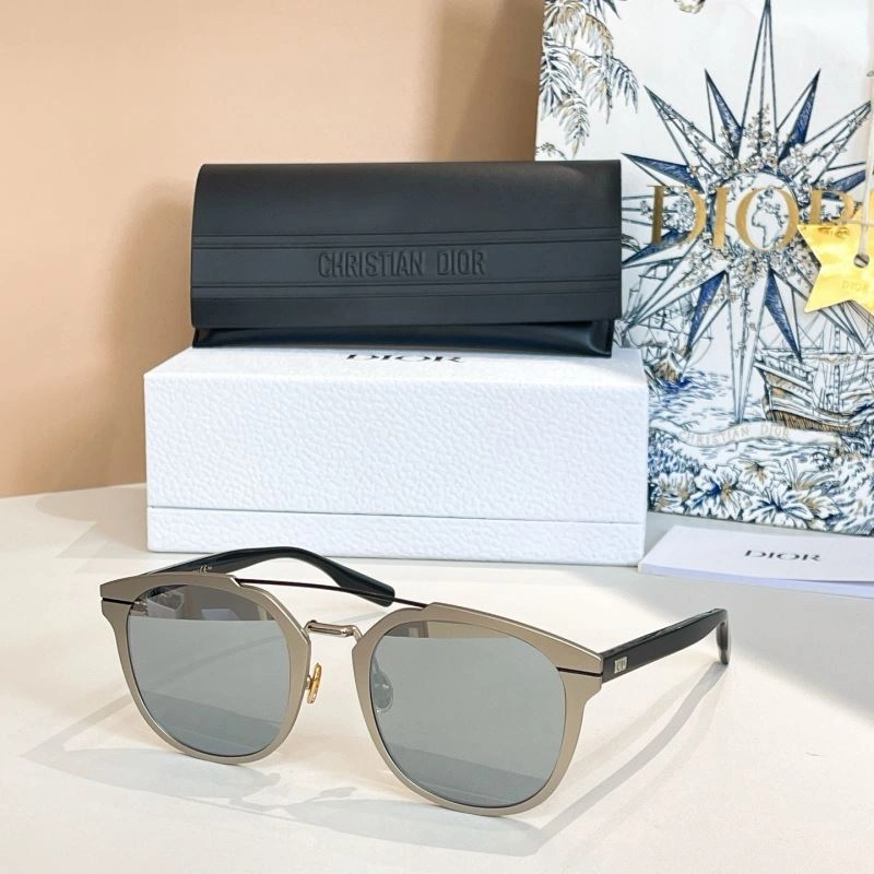 Elegant Christian Dior Sunglasses 278896