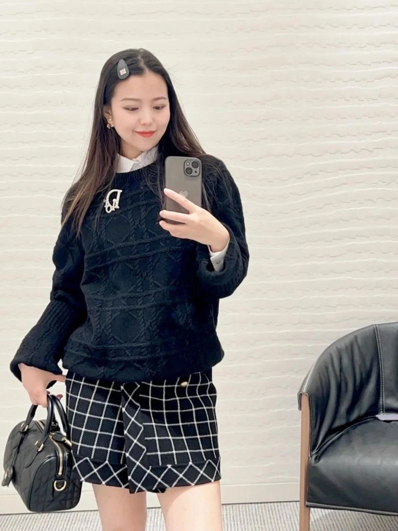Tailored Christian Dior Sweaters 117472