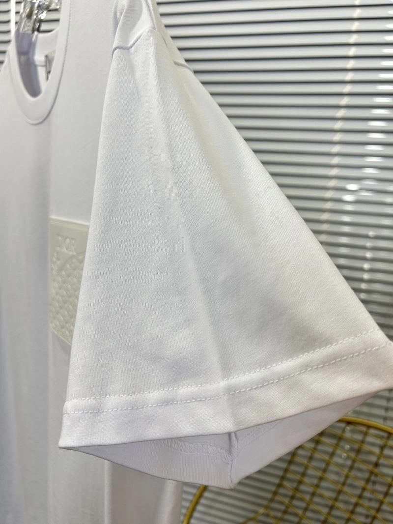 Sleek Christian Dior T-Shirts 117572